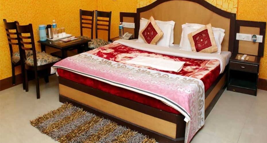 Highway Crown, New Delhi 4